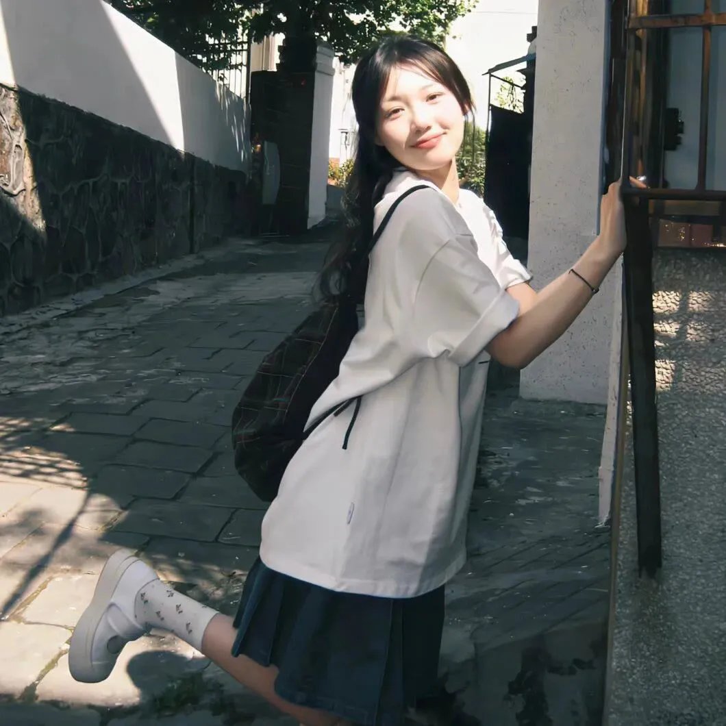 三日月 海报